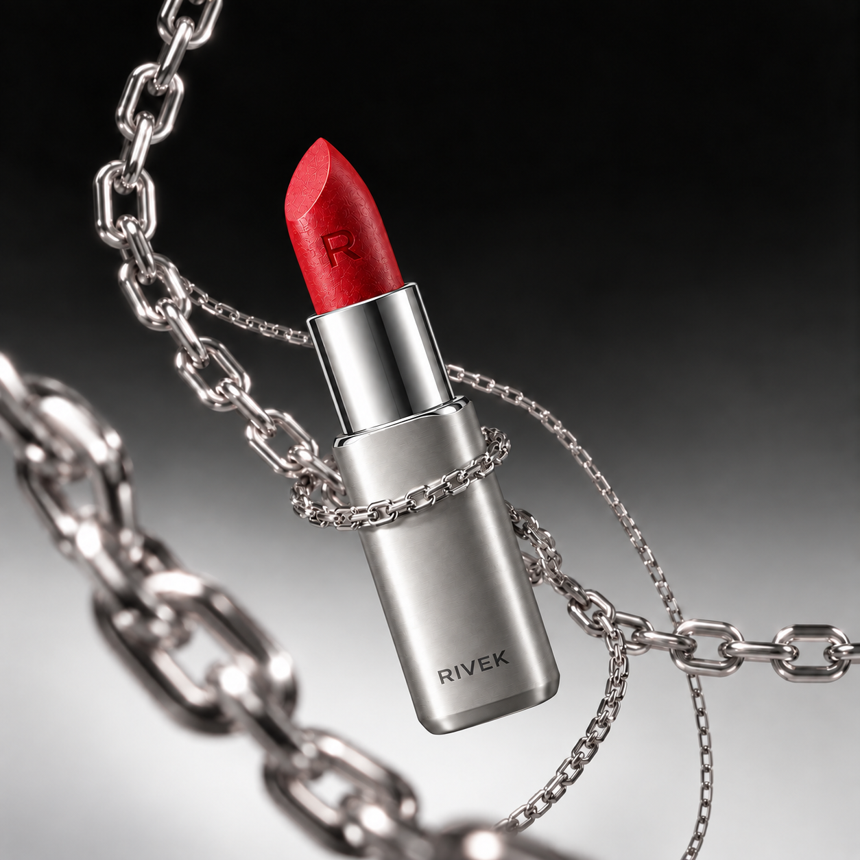 Silver-chain product scene based on the product’s shape and proportions